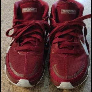 KEVIN. DURANT. KID SNEAKERS